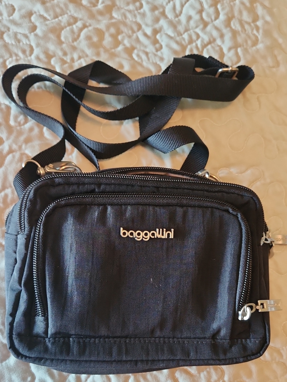 Baggallini Small Crossover Bag
